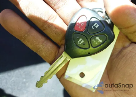 2011 Toyota Corolla S из США, поврежденный, VIN 2T1BU4EE8BC680246